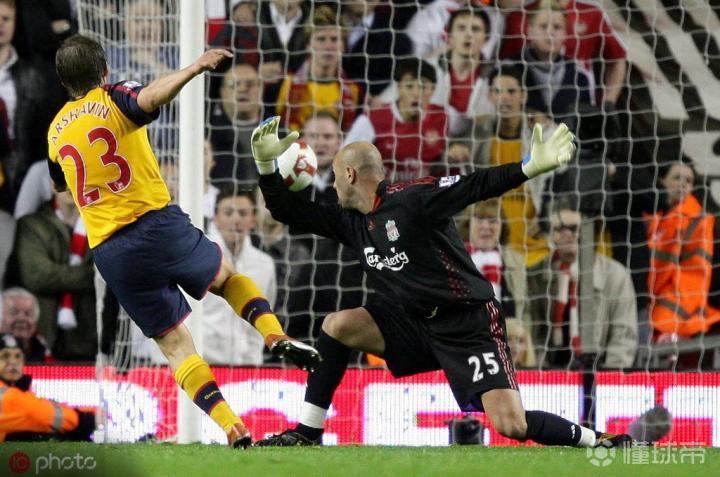 开云体育登录-乌拉圭逆转勒沃库森，范佩西完成帽子戏法