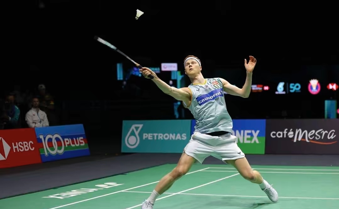 马来西亚羽毛球队绝地反击丹麦羽毛球队，辛杜惊艳世界