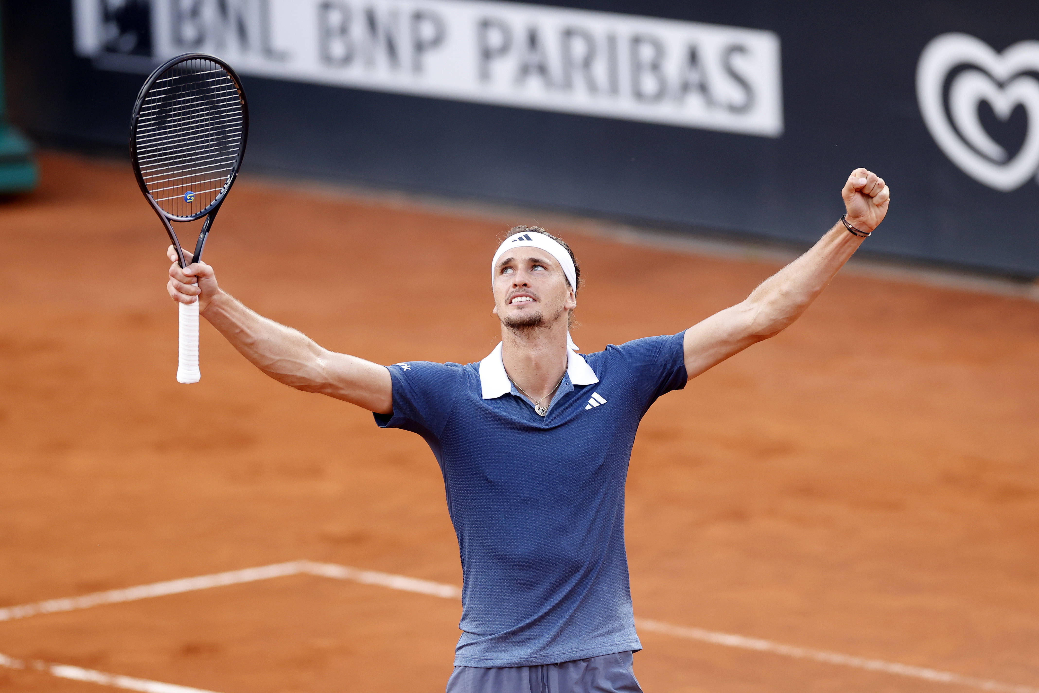 开云体育入口-西班牙网球队血洗世界网球队，兹维列夫绝境逆转