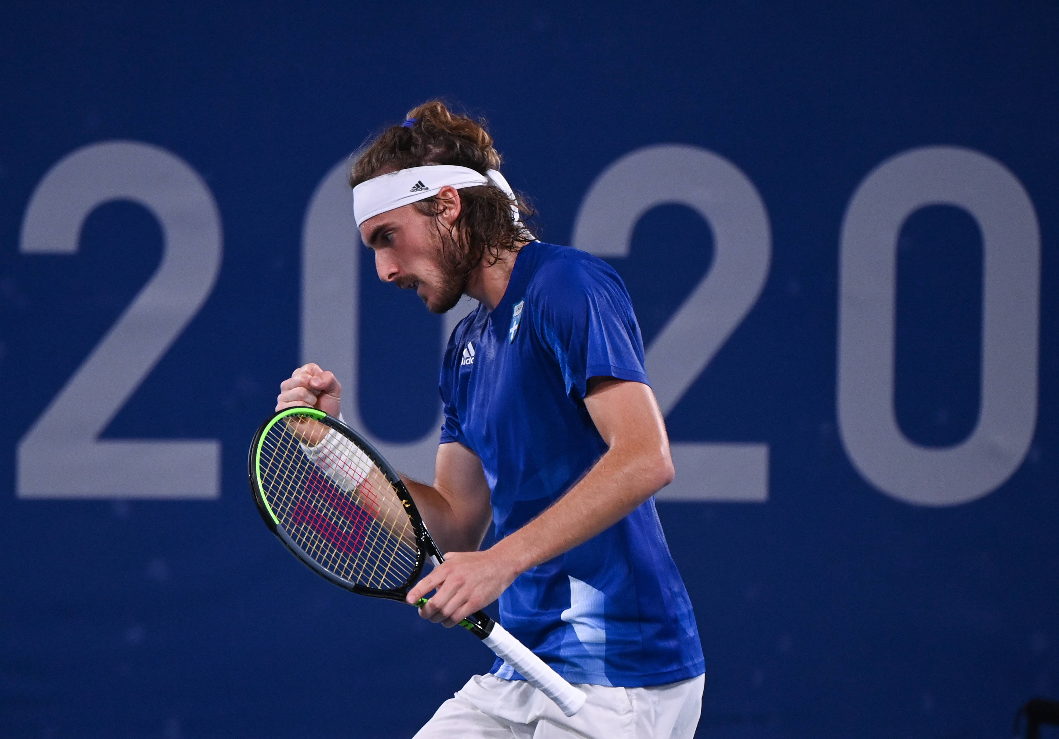 西班牙网球队逆转法国网球队，西西帕斯爆发神勇