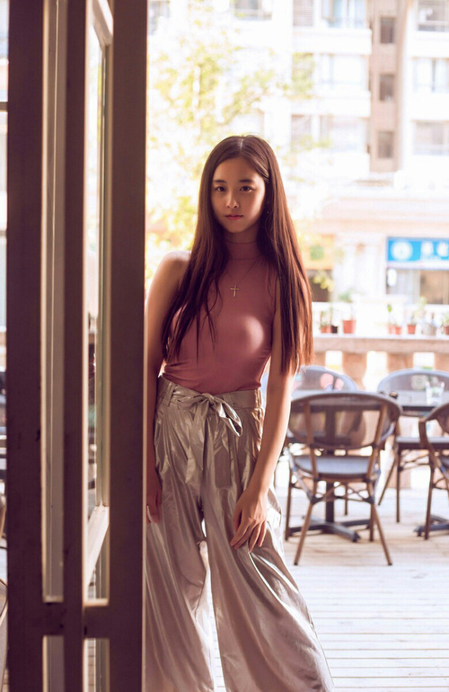 开云体育官网-黄潜掀翻英超堡垒，内马尔独舞提前终结悬念—英格兰足球的双重打击