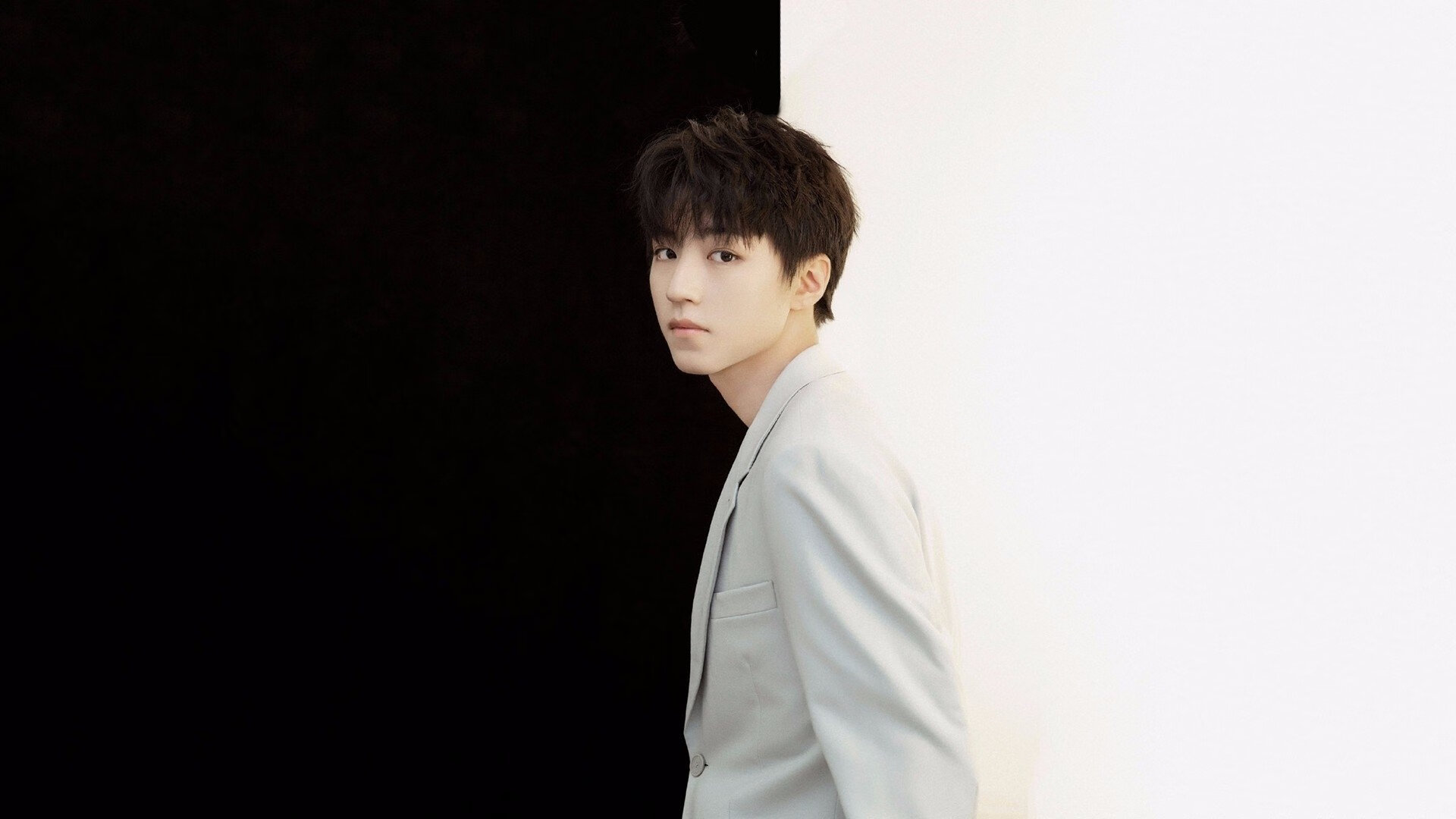 开云体育官网-当靴室精神遇见克鲁伊夫转身，加维末节接管利物浦与荷兰的平行宇宙之战